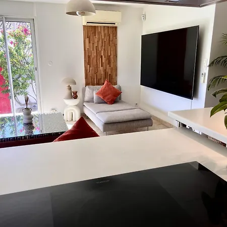 Tim By Terrys Homes Apartment
